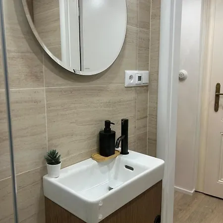 Design Loft Near National Theatre Апартаменты *