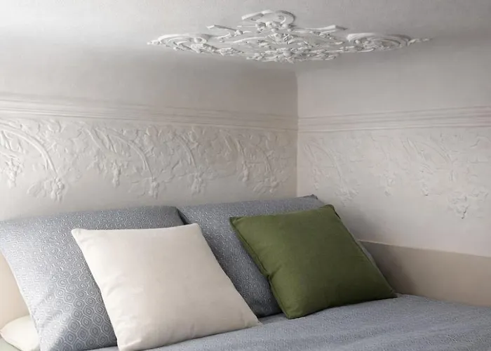 Design Loft Near National Theatre Апартаменты